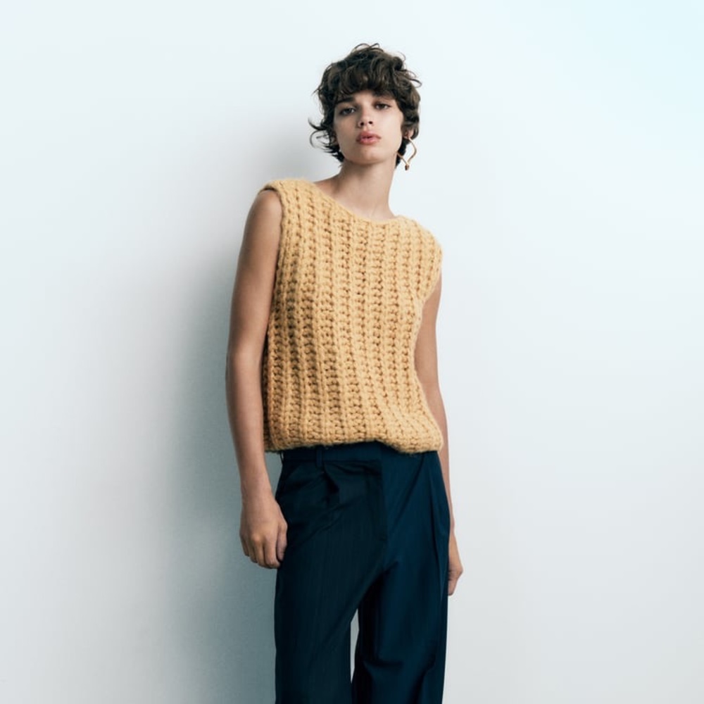 Zara Cropped Knit Vest L